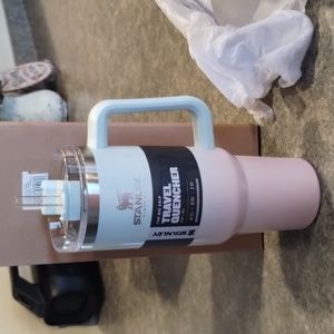 Stanley Quencher 40 oz Spearmint Ombre Pearlescent